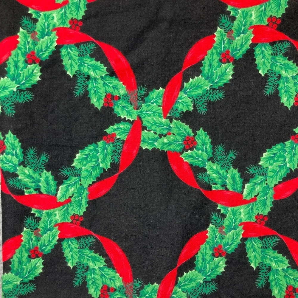 Vintage Fabric Traditions 1 Yard Christmas Print Black Green Red 42